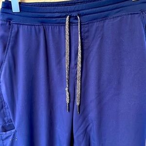 Greys‎ Anatomy Navy blue scrubs. Women’s Medium Tall in size. F13.